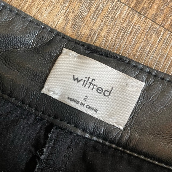 High waisted WILFRED pleather pants from Aritzia. Size 2 LIKE NEW - Picture 2 of 5